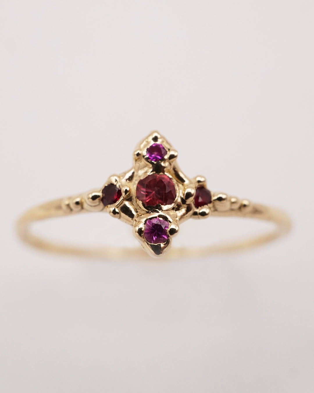 Bague ARIANE III et IV - saphirs et or 10k - pièces uniques