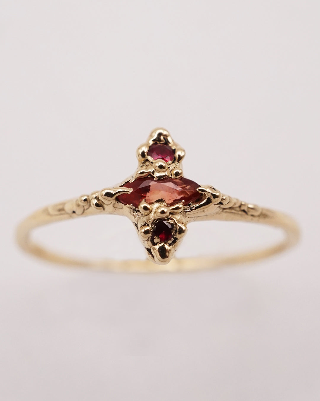 Bague ARIANE III et IV - saphirs et or 10k - pièces uniques