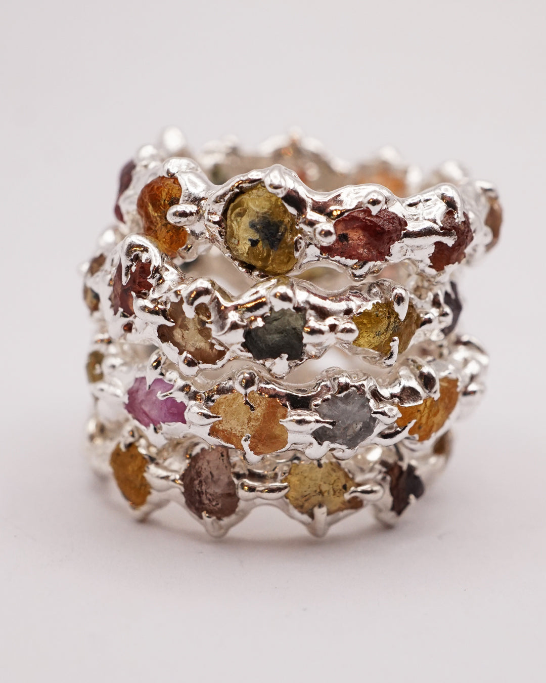 Bague LASZLO - saphirs brut colorés et argent