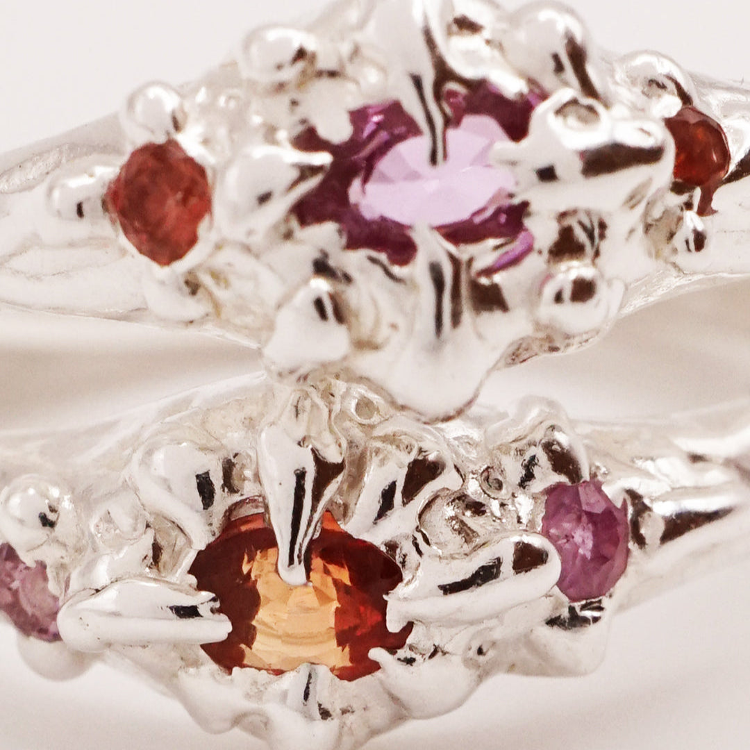 Bague 3 saphirs rose, rouge vermillon et argent - pièce unique