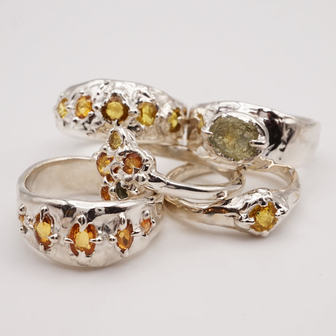 Bague GARANCE - 5 saphirs jaune et argent - pièce unique
