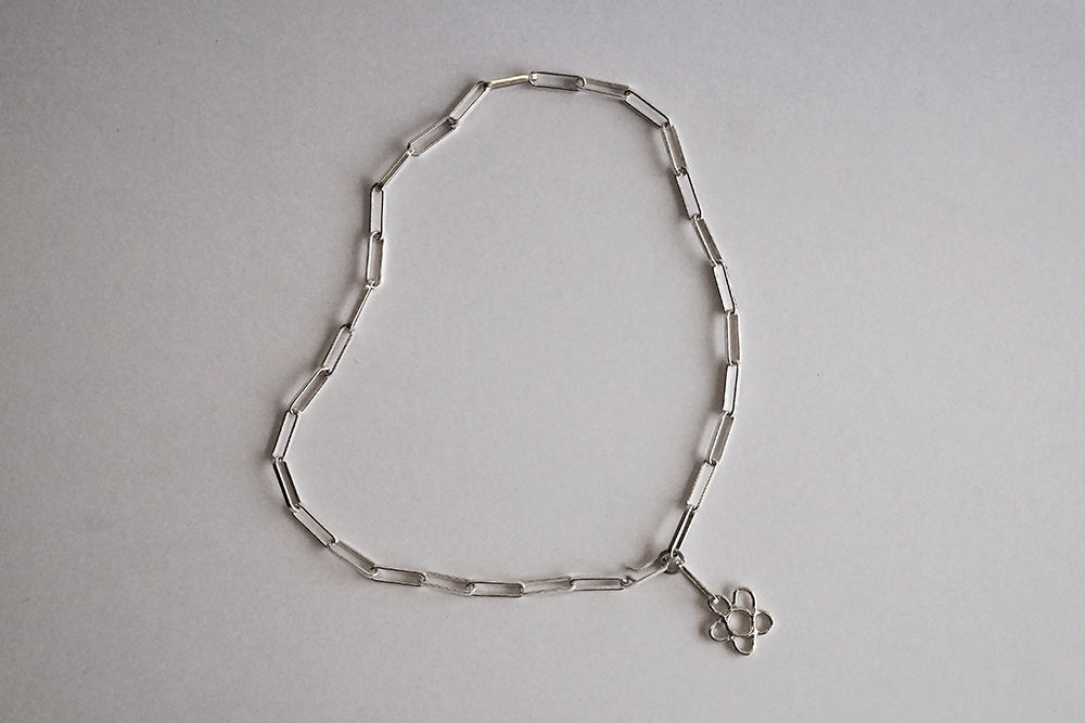 CHUNKY FLOWER NECKLACE