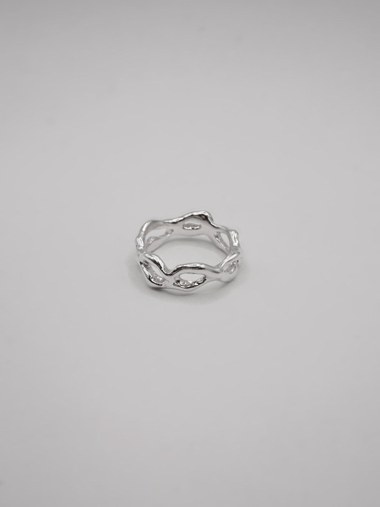 OUVERTURES ring (large)