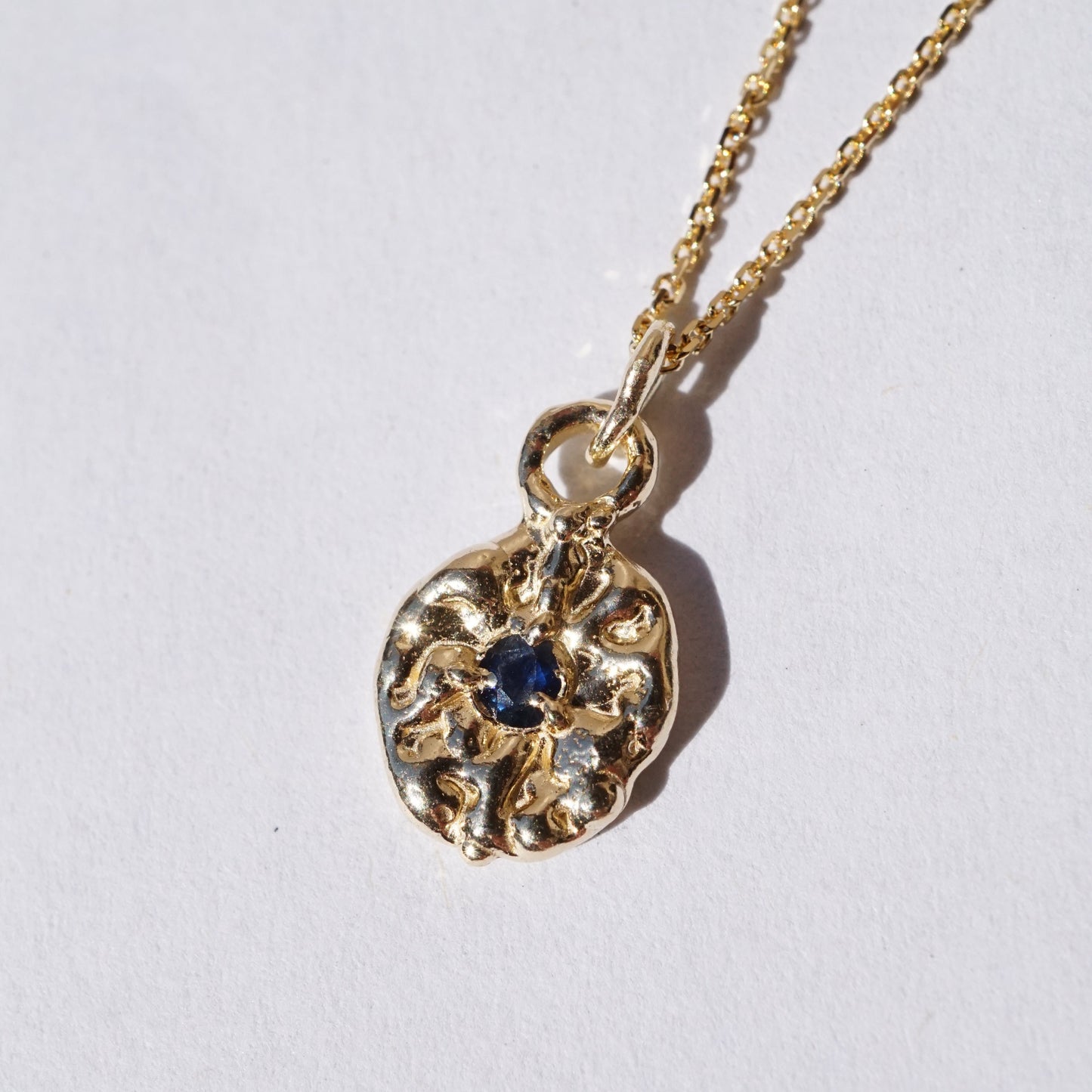 Pendentif TALISMAN - saphir bleu et or jaune 10k