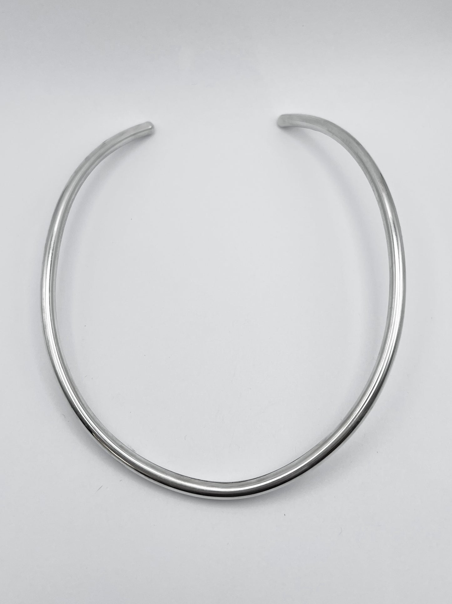 COM003 collier rigide en argent