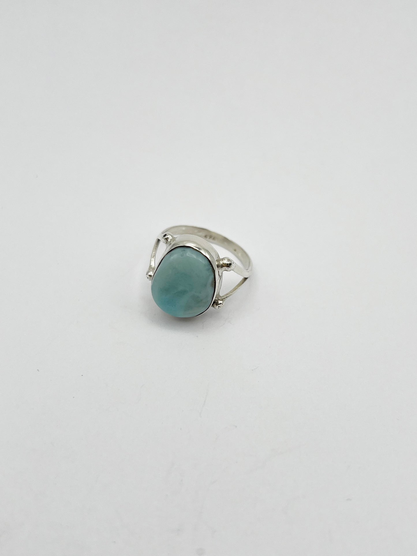 COM012 bague en argent et Larimar