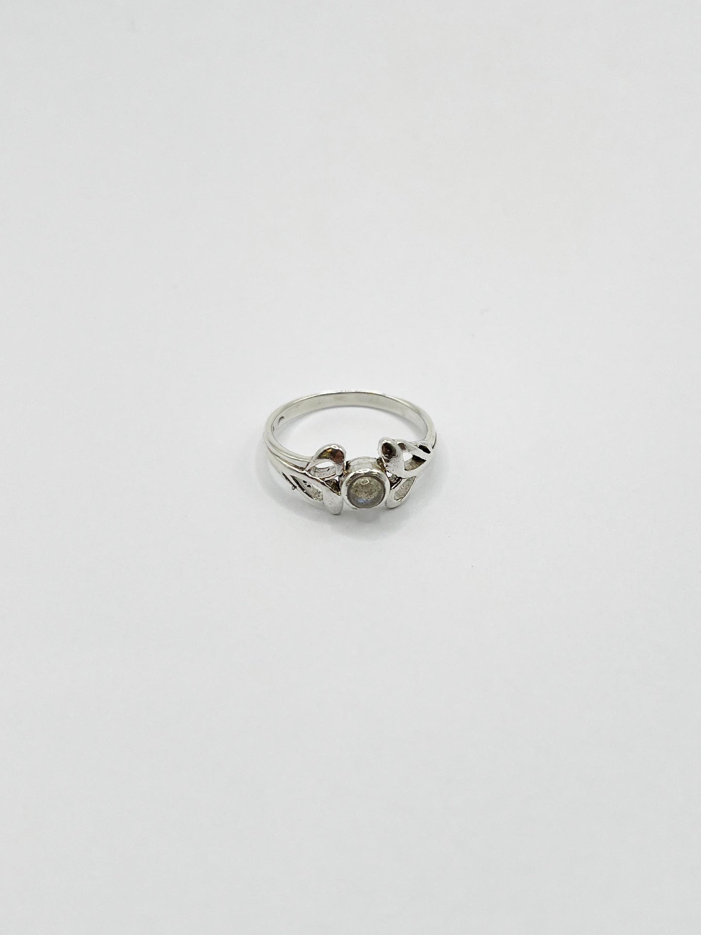 COM024 bague en argent et labradorite