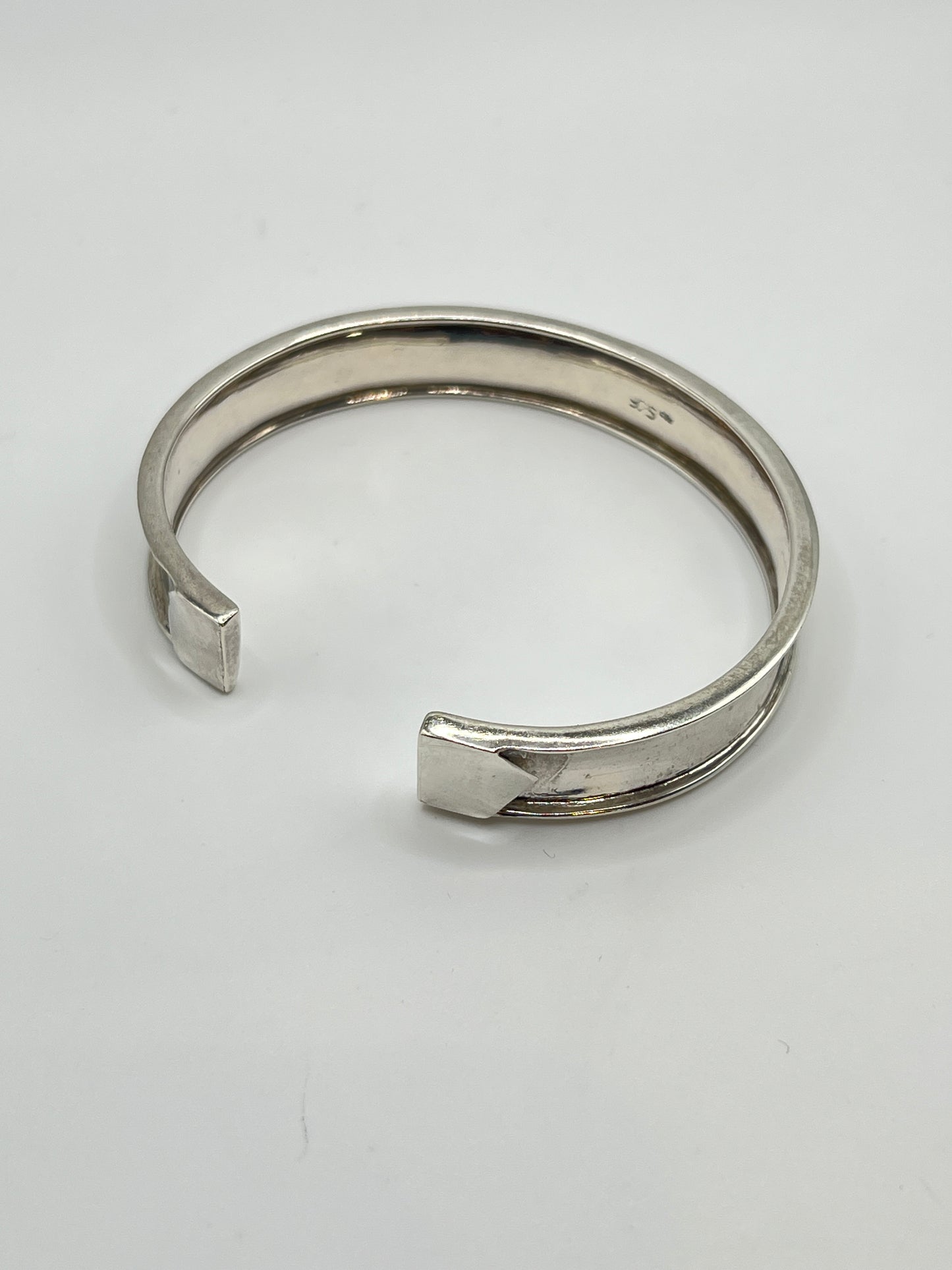 P-05 Bracelet rigide