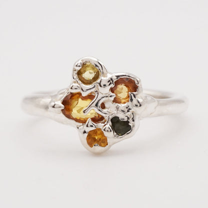 Bague 5 saphirs en fleur abricot et argent - pièce unique
