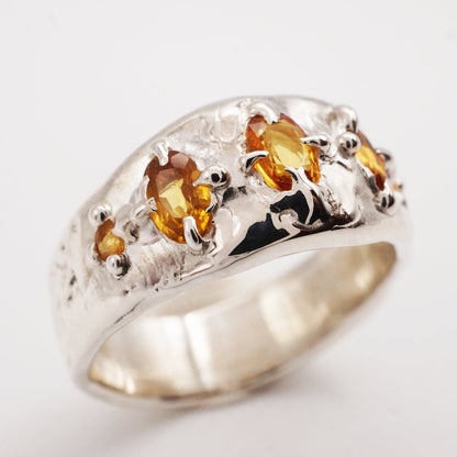 Bague GARANCE - 5 saphirs abricot et argent - pièce unique