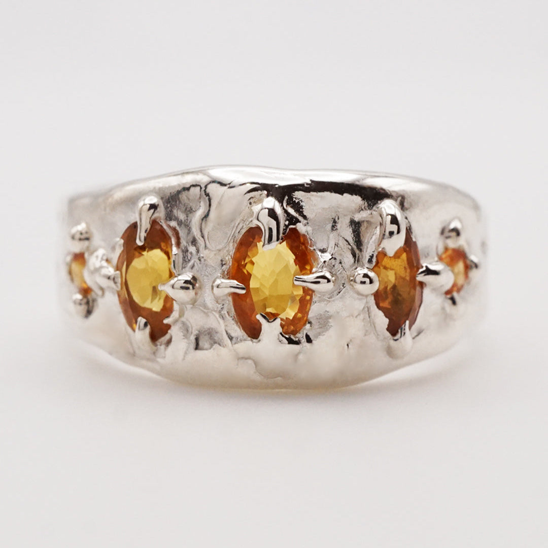 Bague GARANCE - 5 saphirs abricot et argent - pièce unique