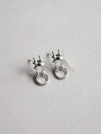 sterling silver ARCHEOLOGIE II stud earring with sapphire