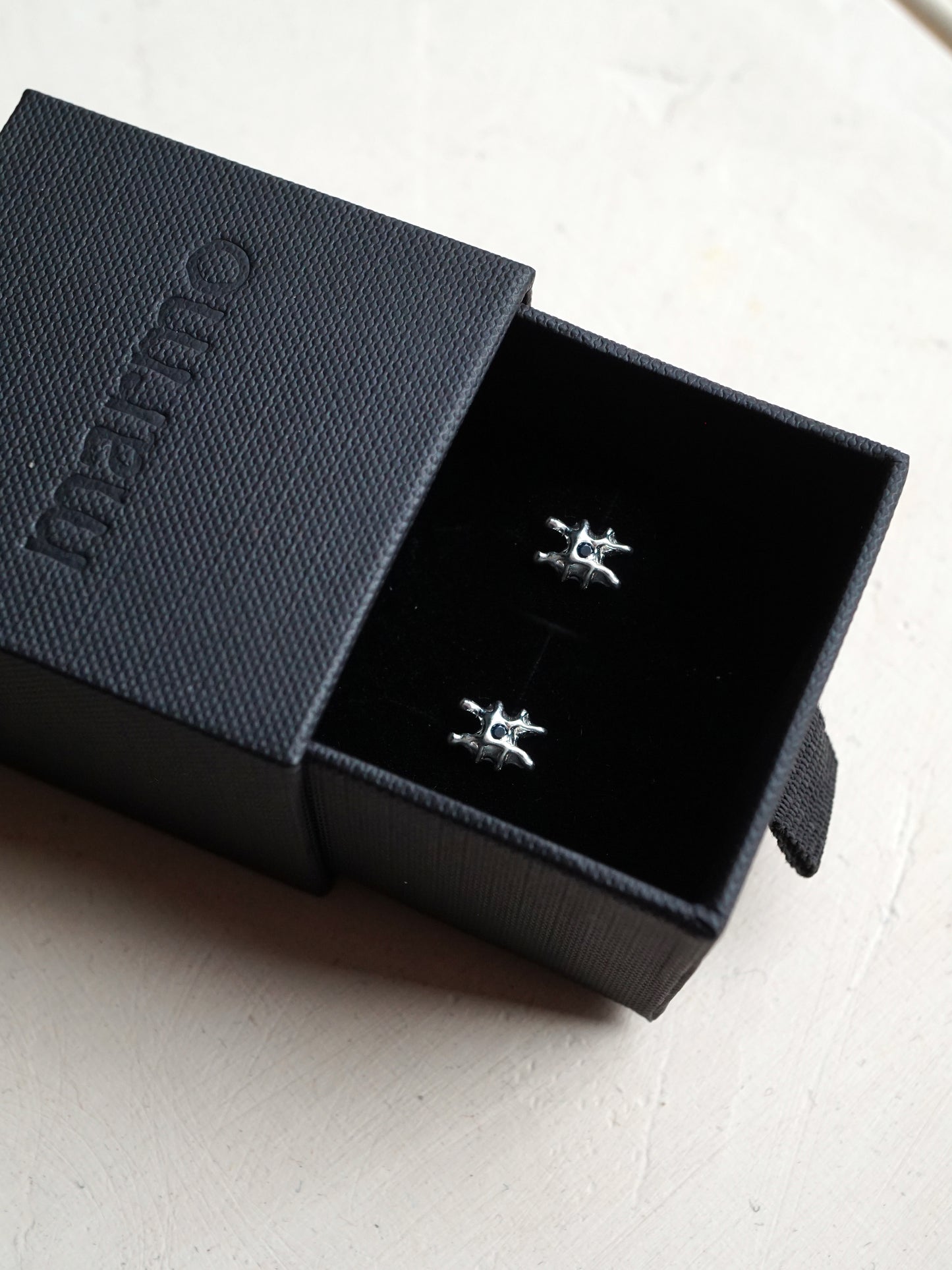 sterling silver ARCHEOLOGIE I stud earring with sapphire