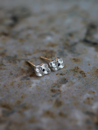 sterling silver CROQUÉE studs with sapphire