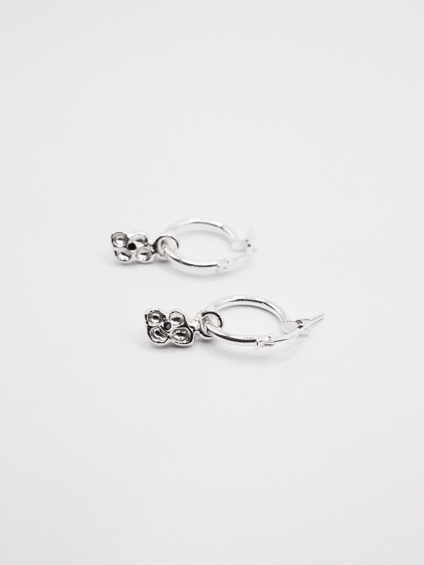 sterling silver CROQUÉE hoops with sapphires