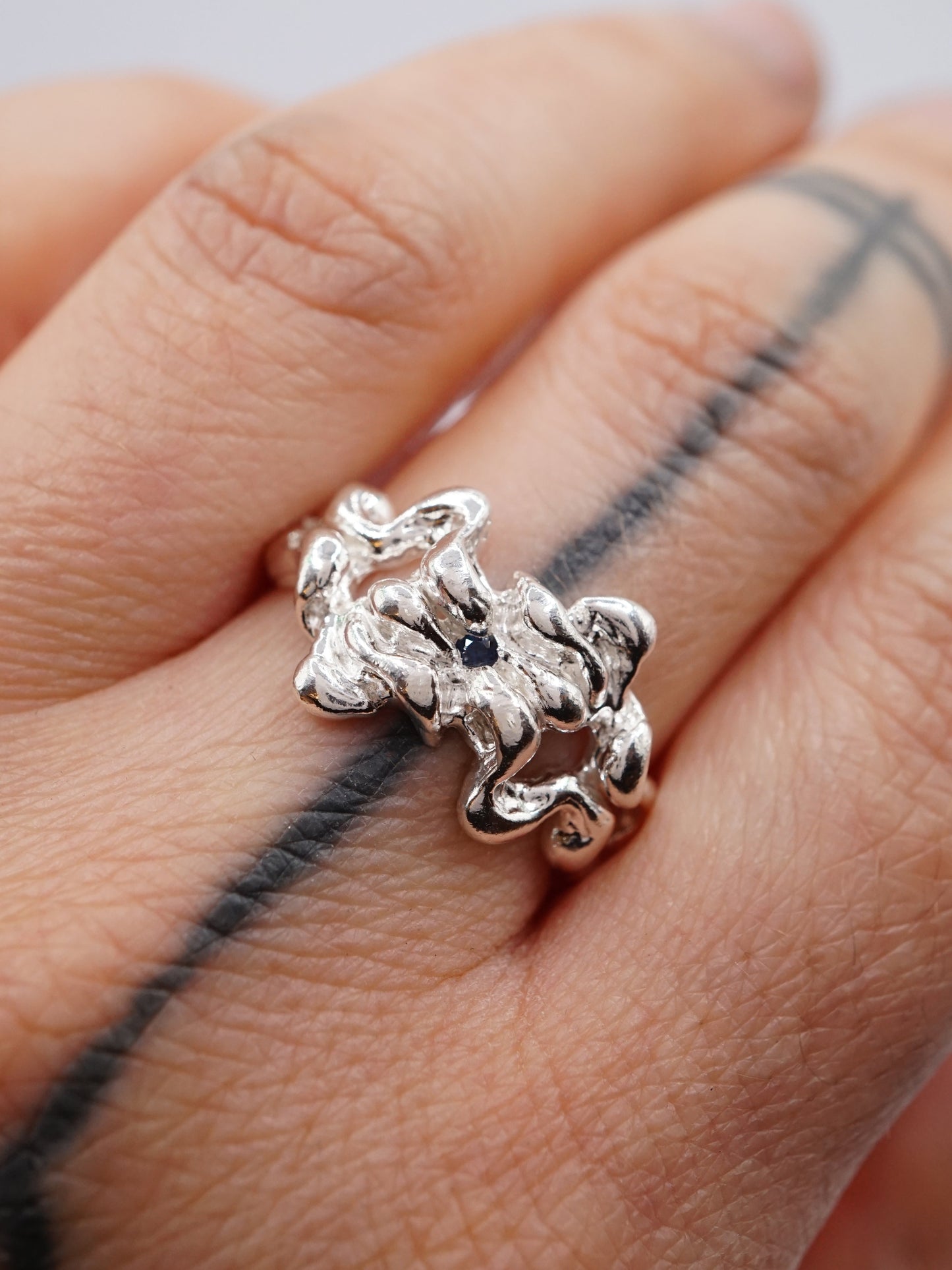 sterling silver MOVE ring with sapphire B8