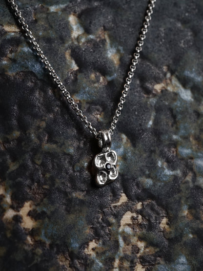sterling silver CROQUÉE pendant with dark blue sapphire