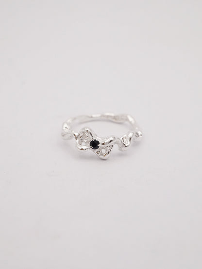 sterling silver MOVE simple BOW ring with sapphire