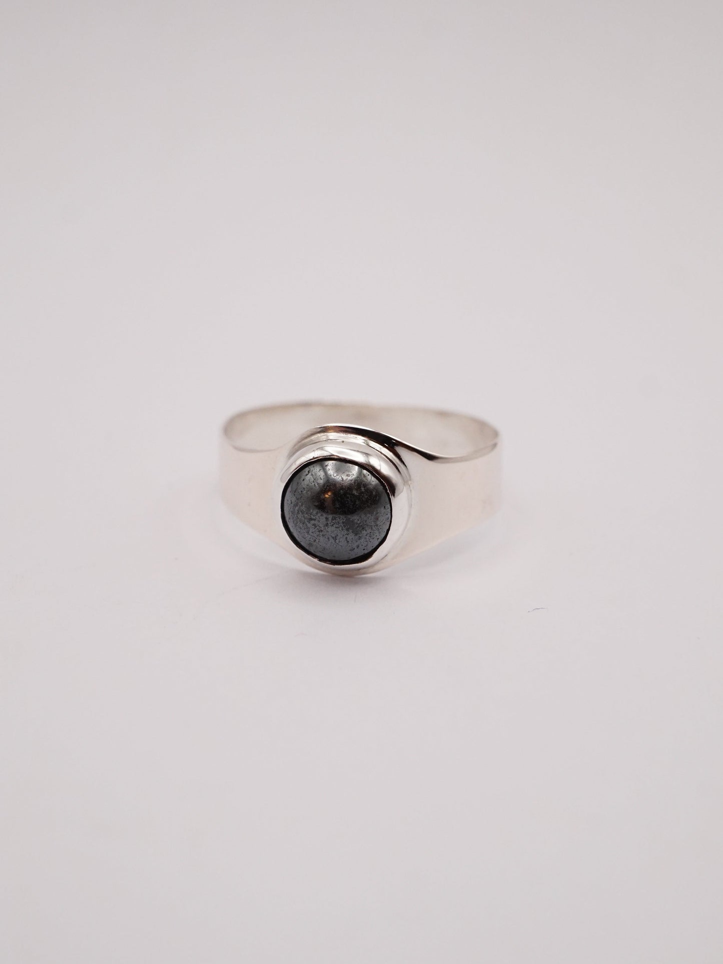 COM002 bague en argent et hématite