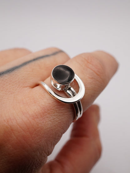 COM001 bague en argent et onyx