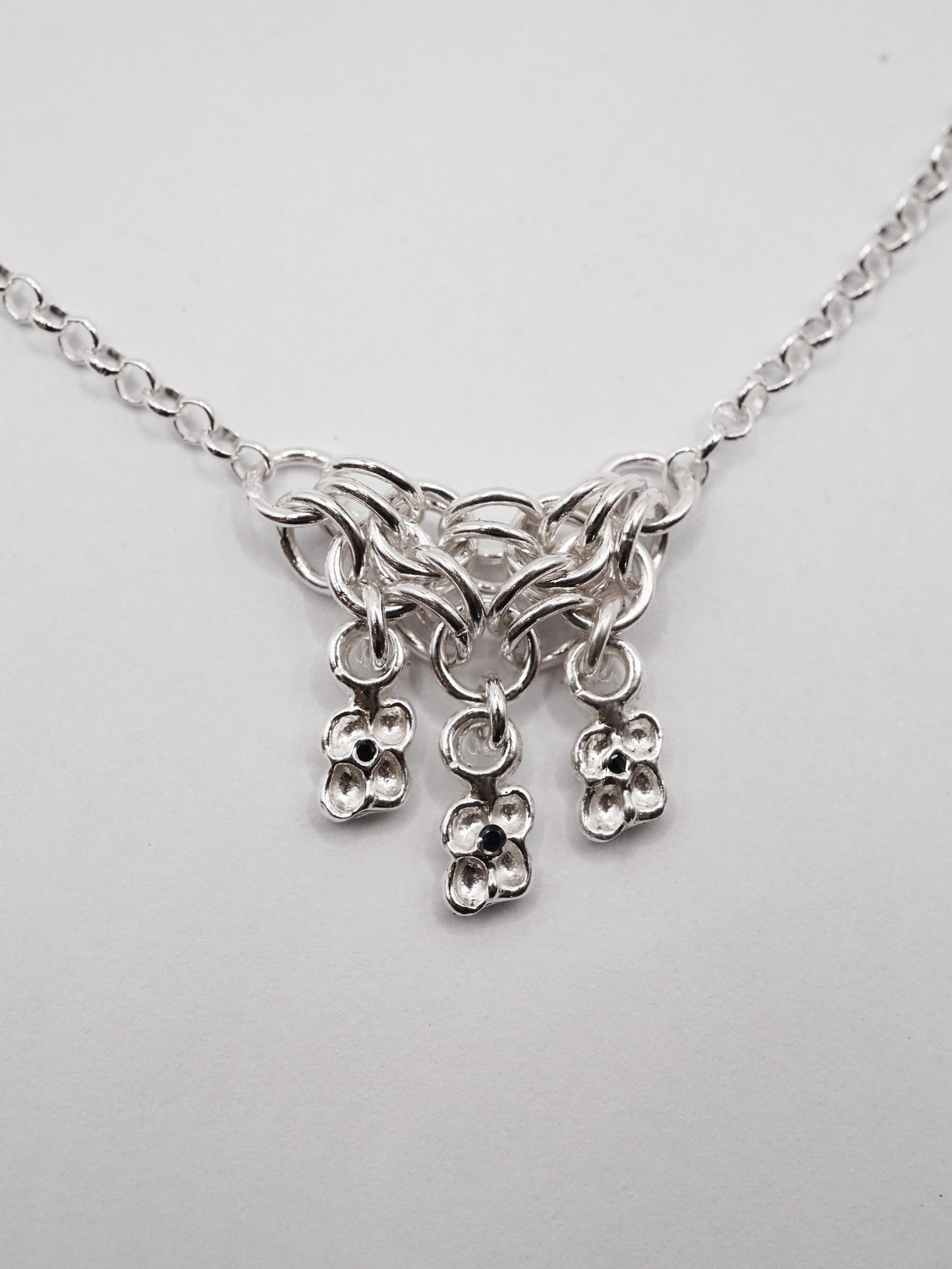 sterling silver TRI-CROQUÉE necklace with sapphires