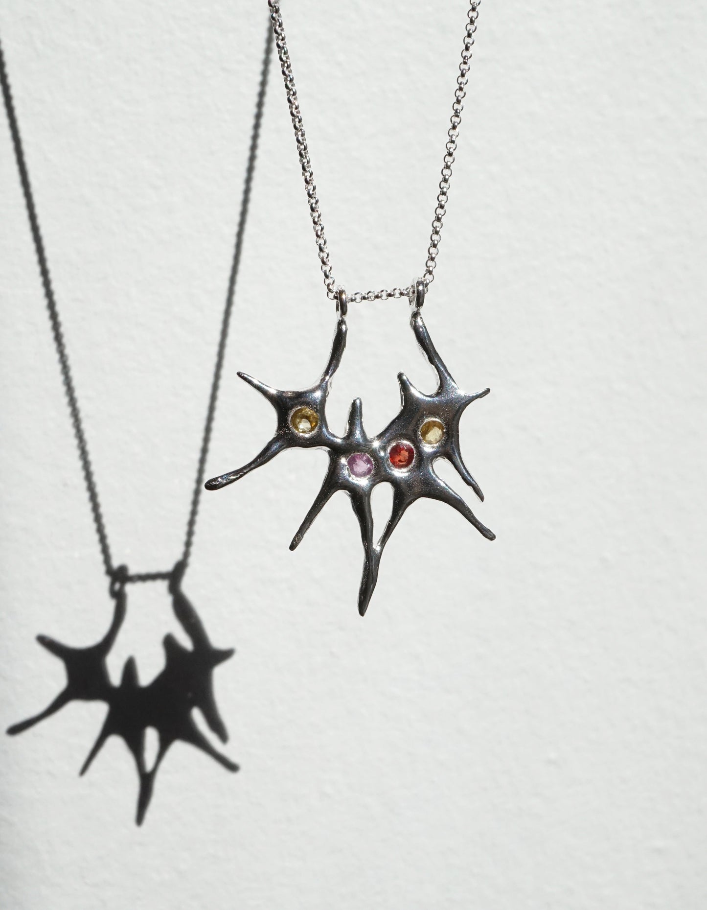 SISTERS necklace with sapphires