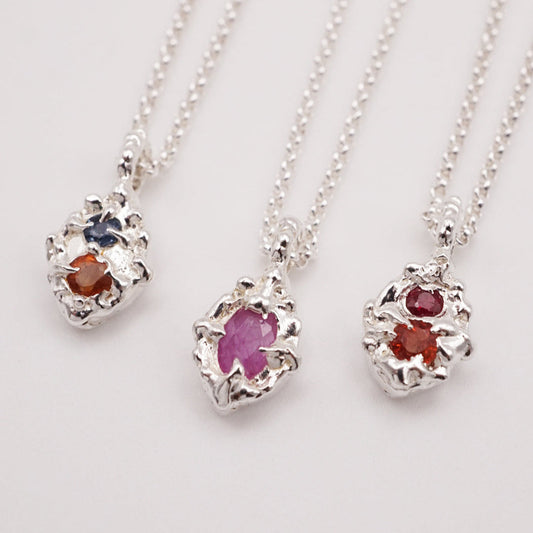 Pendentifs FRIDA - Saphirs et argent - pièces uniques