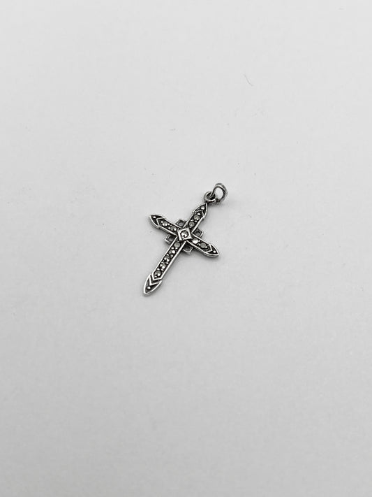 COM017 pendentif croix hématites