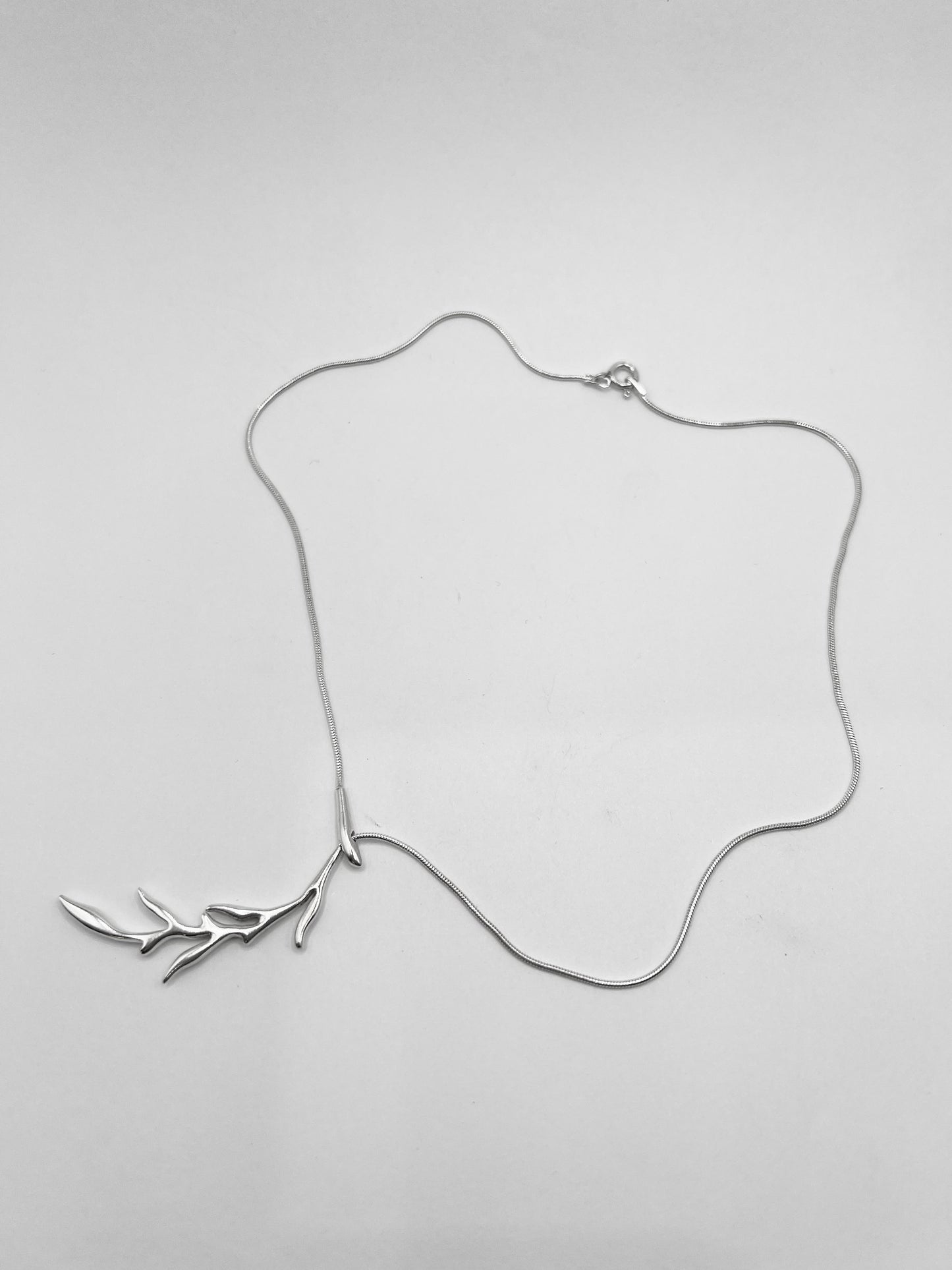 COM023 collier chaîne en argent branche
