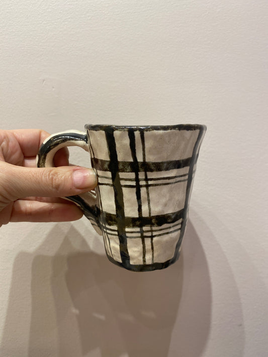 Tasse à carreaux - CLAIRE OLWEN
